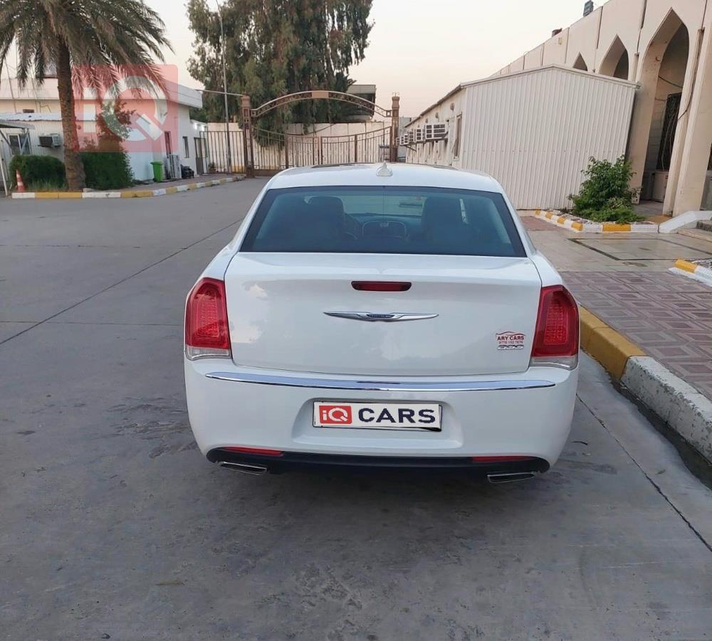 كرايسلر 300